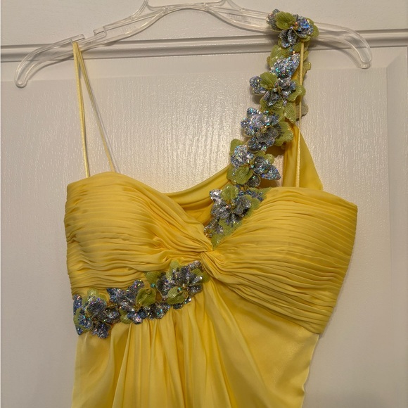 Prom Dress - Picture 2 of 5